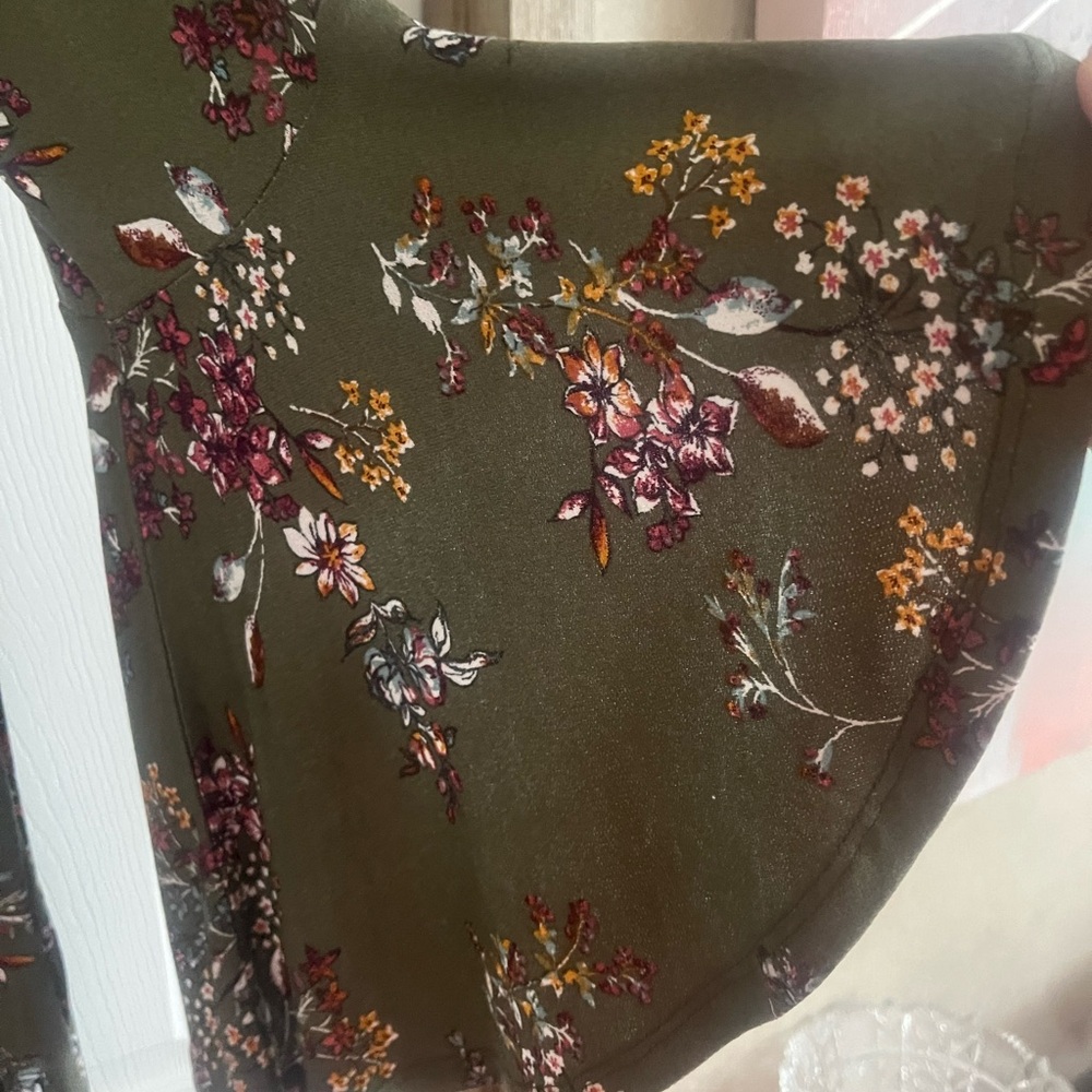 Ruched Top - Picture 5 of 9